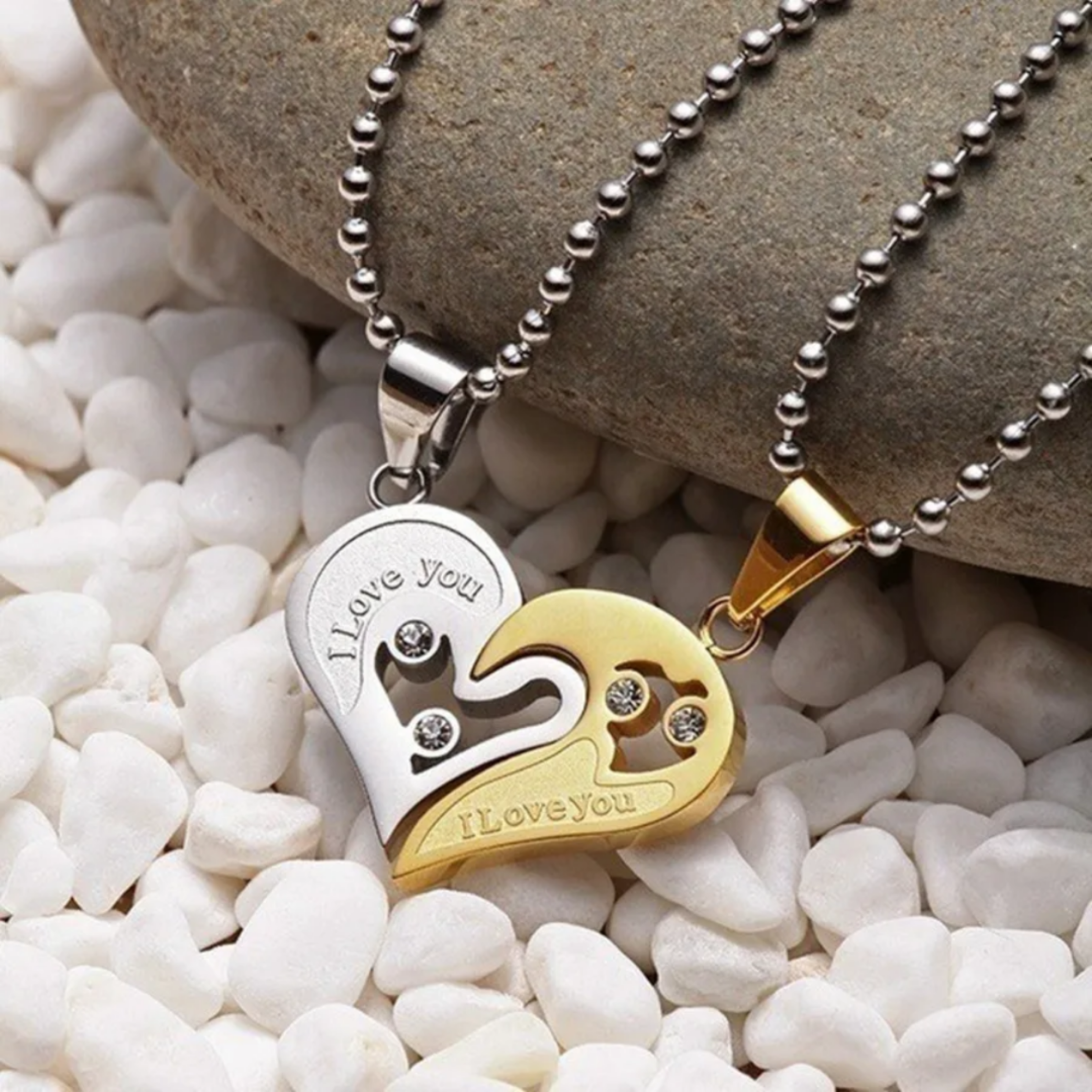 Magnetic Heart Couple Necklaces – “I Love You” Matching Pendant Set in Gold & Silver, Romantic Gift for Couples