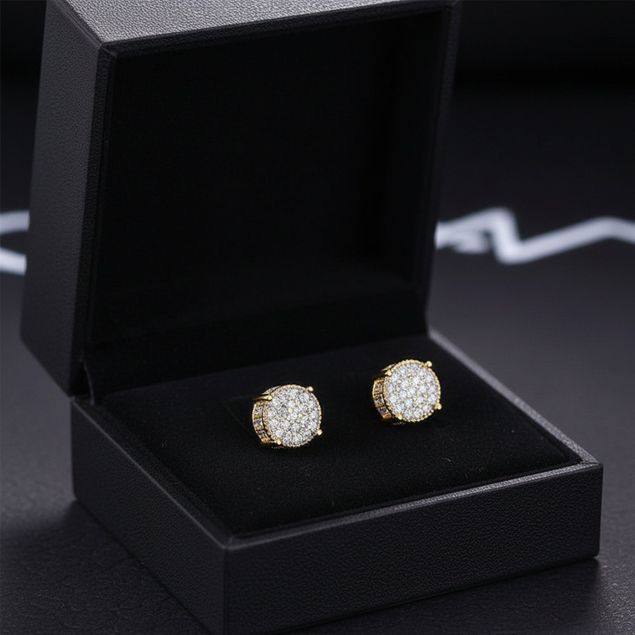 Round Diamond Stud Earrings