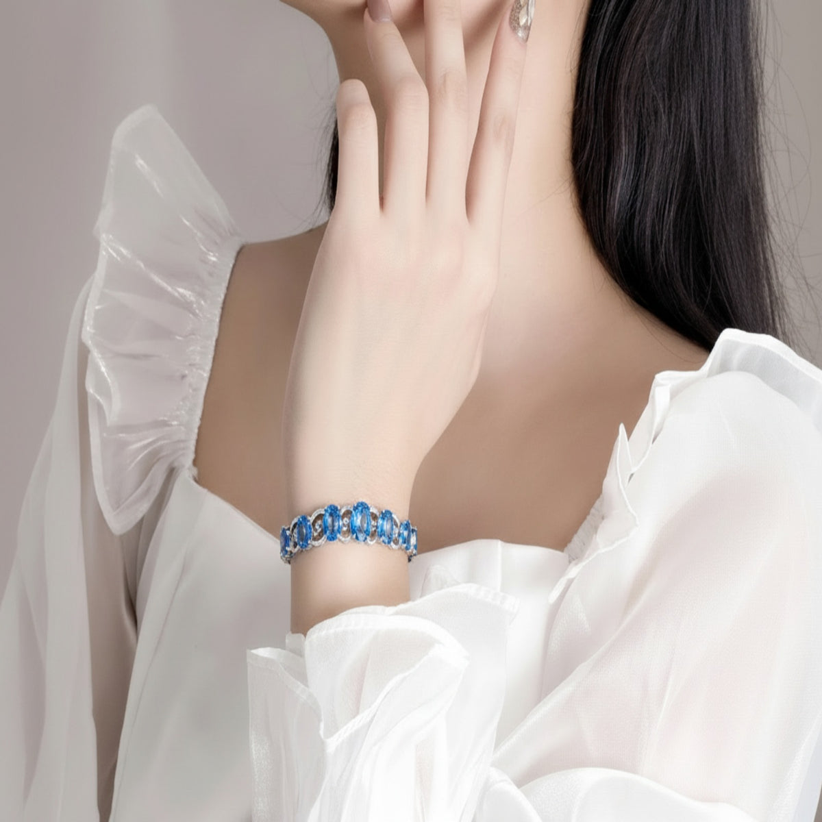 Elegant Silver Heart Bracelet – Sparkling Blue Crystal Charm Jewelry, Adjustable Gift for Women & Teens