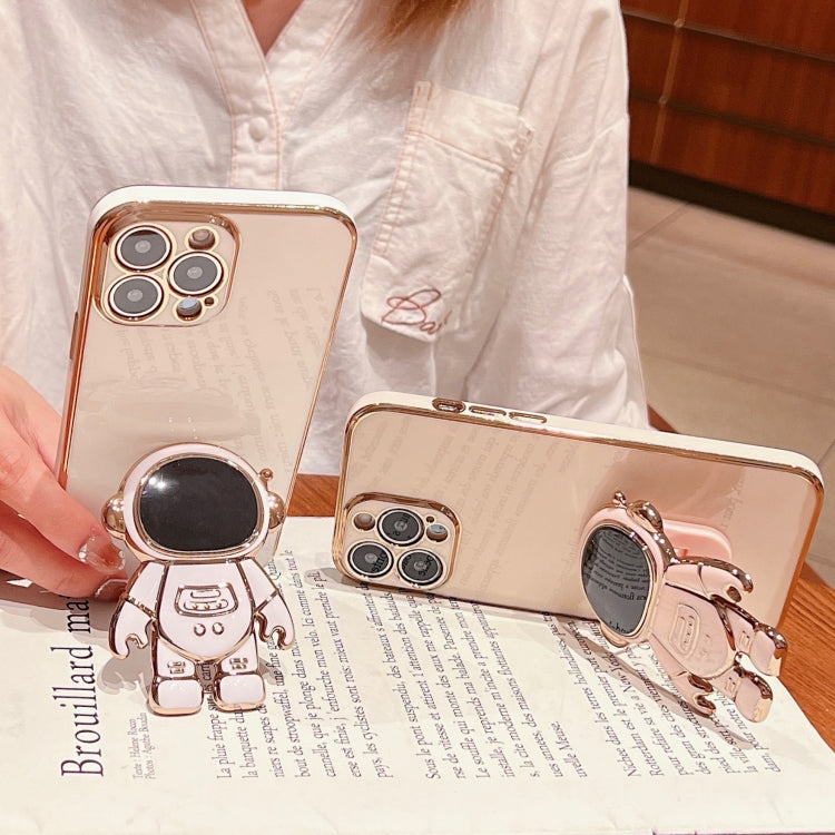 For iPhone 15 Electroplating Astronaut Holder Phone Case(Purple)