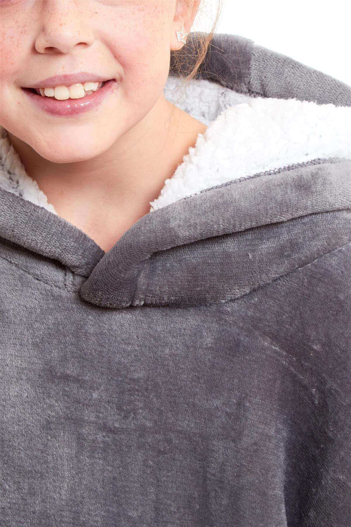 Daisy Dreamer Kids Oversized Hooded Fleece Blanket With Reversible Sherpa Double Pocket Wearable Cozy Blanket For Lounging And Outdoor Ages 8-15