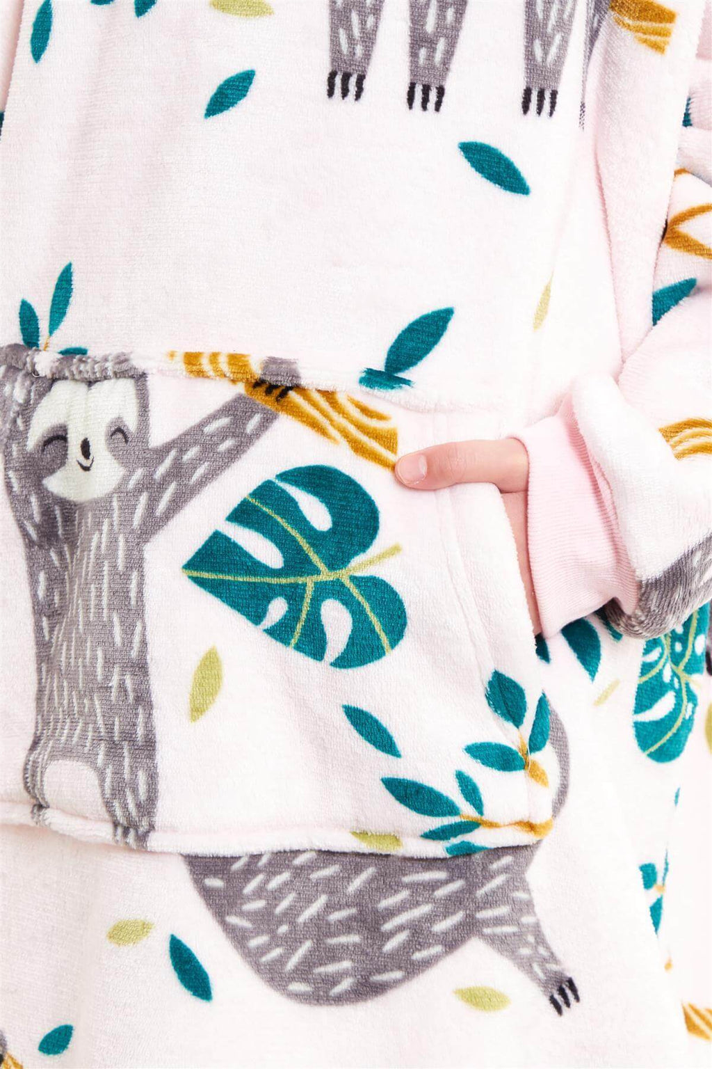 Daisy Dreamer Kids Oversized Hooded Fleece Blanket With Reversible Sherpa Double Pocket Wearable Cozy Blanket For Lounging And Outdoor Ages 8-15