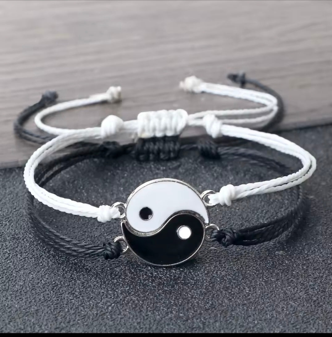 Matching Couple Bracelets – Love luck Adjustable Black & White
