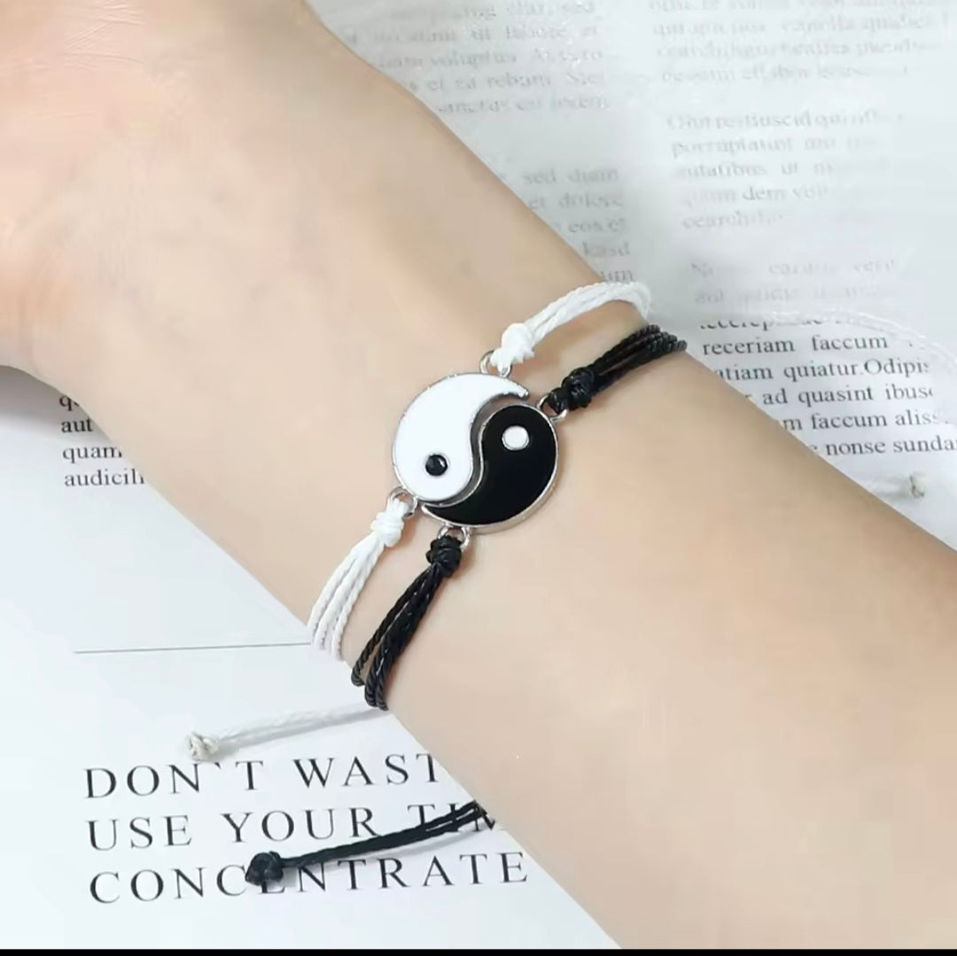 Matching Couple Bracelets – Love luck Adjustable Black & White